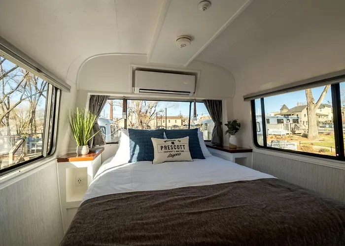 Az Airstream Getaway One Block From Whiskey Row Holiday home