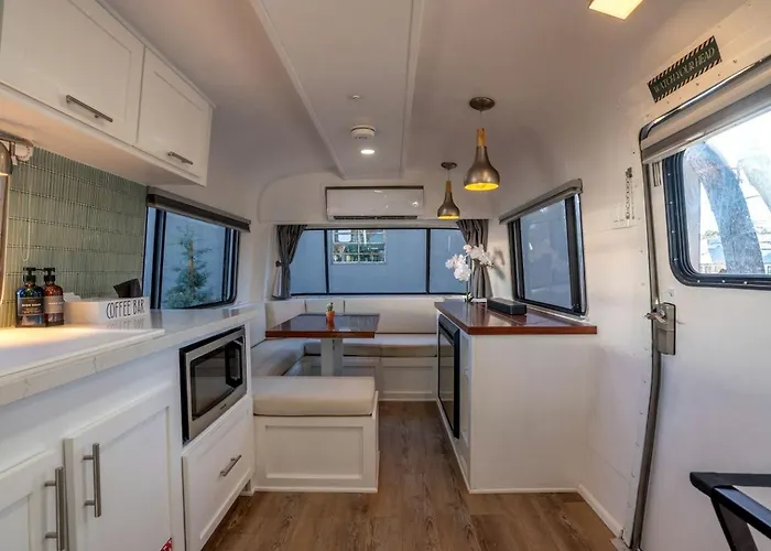 Az Airstream Getaway One Block From Whiskey Row *