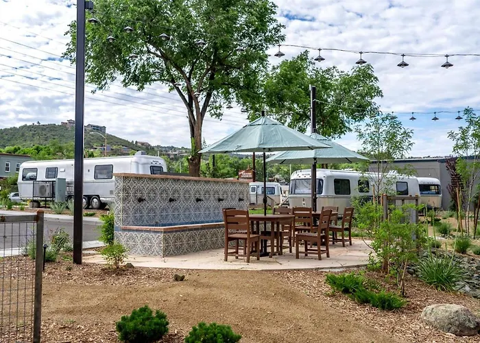 Az Airstream Getaway One Block From Whiskey Row Holiday home